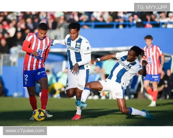 巴萨巅峰对决直播:绿茵豪门激战正酣